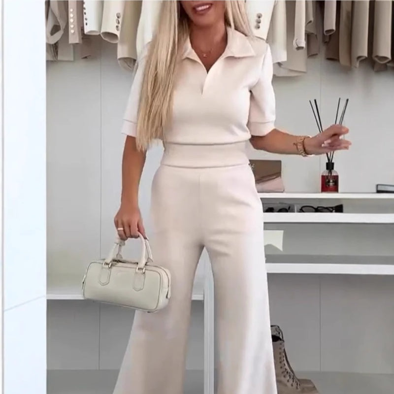 Ensemble 2 pièces composé d'un haut à revers uni et d'un pantalon à jambes larges