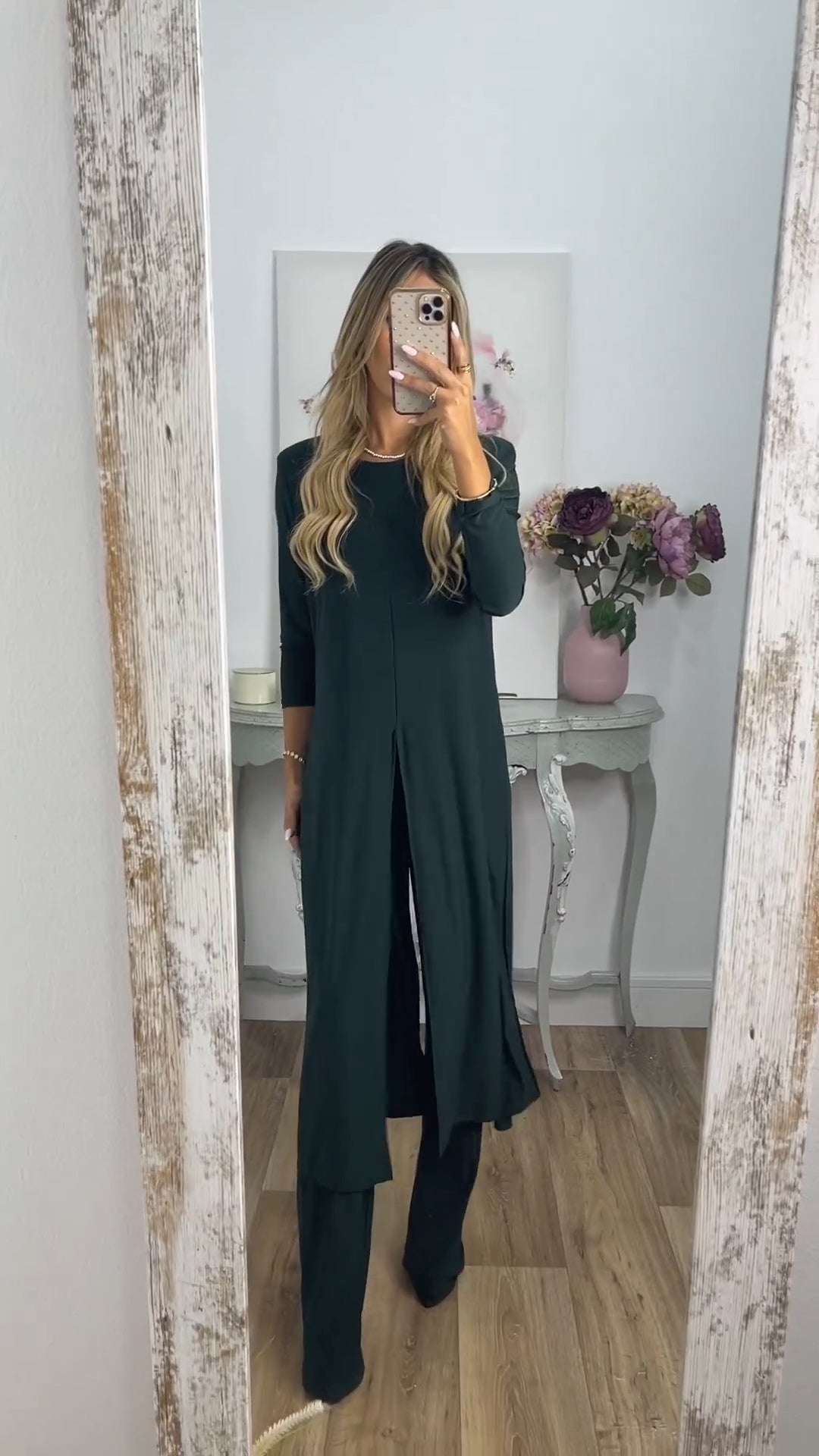 Costume 2 pièces élégant et décontracté avec haut long et pantalon assorti