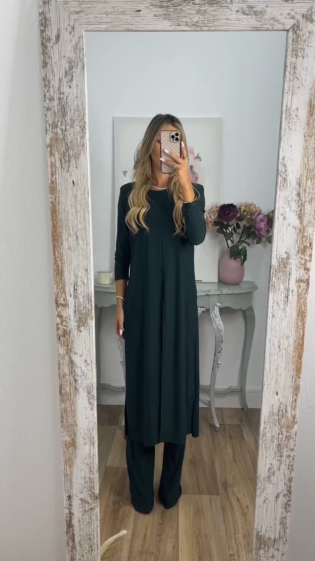 Costume 2 pièces élégant et décontracté avec haut long et pantalon assorti