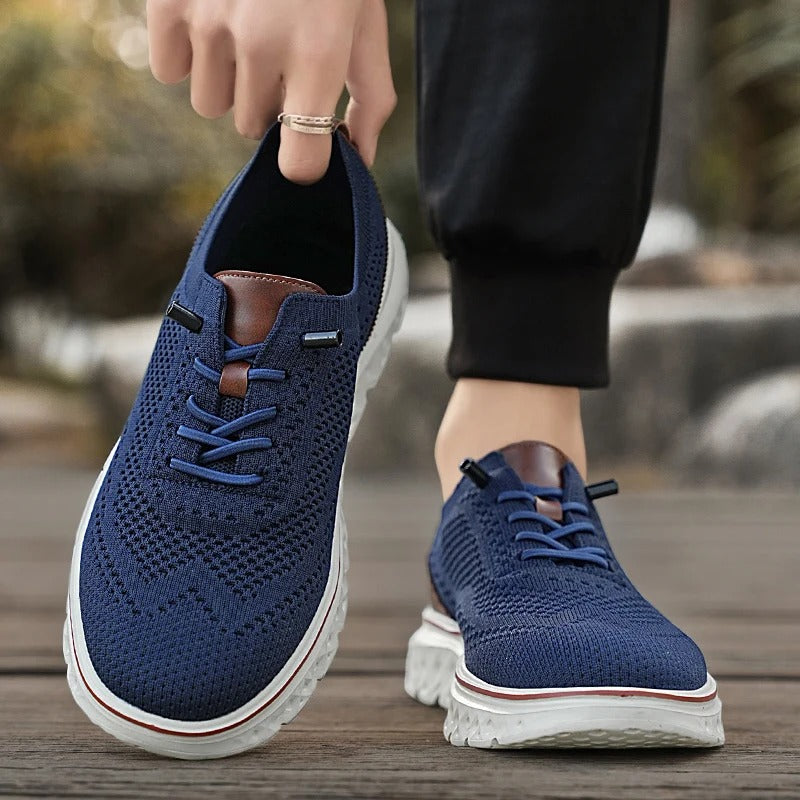 Soft stretch knit upper of the Ultra Brogue